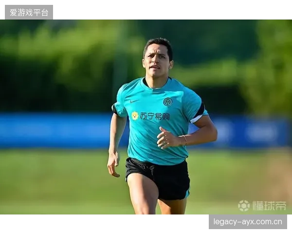 博洛尼亚后卫卢库米表现稳健，他与桑切斯的搭档将决定哥伦比亚的防守下限。